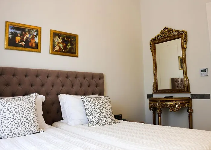 9 Muses Hotel